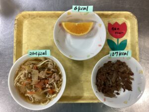 五目ラーメン・牛肉のしぐれ煮・オレンジ